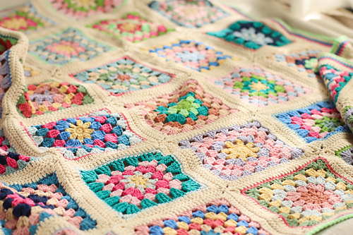 Gå-til Granny Blanket - Say Little Hen