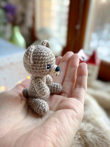 Liten teddybjørn - Nadia Iukhlina