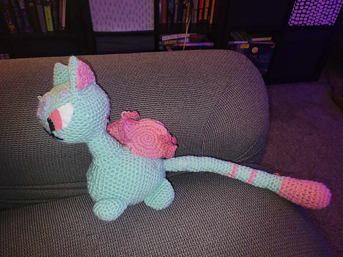 Kadoatie - Neopets - Ash Frost