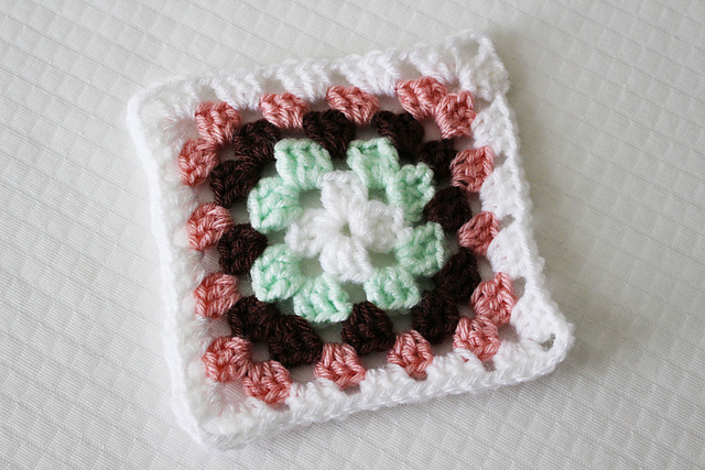 Traditional Granny Square: Bake Shop Blanket