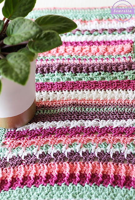 Ravelry: Betty's 20 Stitch Table Runner pattern by Ashleigh Kiser