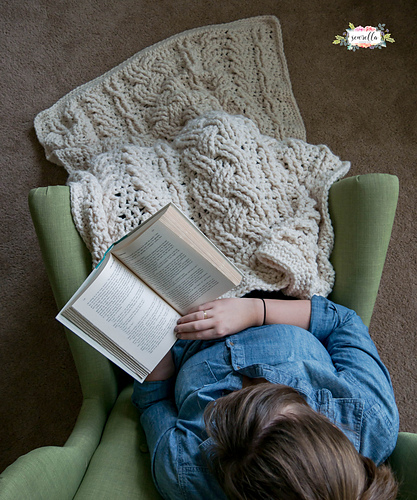 Heirloom Cabled Throw photo 3