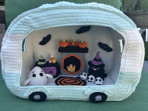Crocheted Halloween Caravan