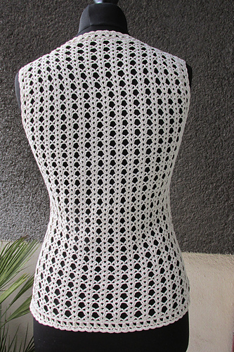 p.20 Square-neck vest 다른 모습 3