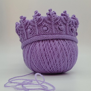 Finished crown worked seamlessly in the round.