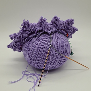 Each side is worked separately from the double-cast-on edge and then joined using a third needle at the bottom.
