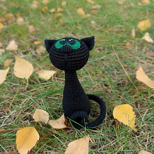 Svart katt - Julia Shoti