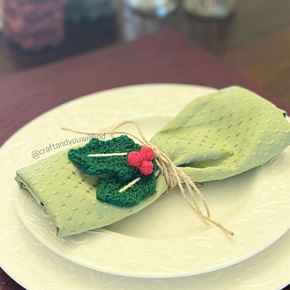 styling idea for the holly motif
