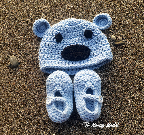 Newborn Hat & Booties for Boys photo 1