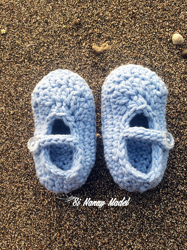 Newborn Hat & Booties for Boys photo 3