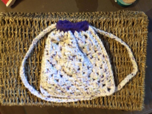 Granny Square purse to backpack tutorial photo 9