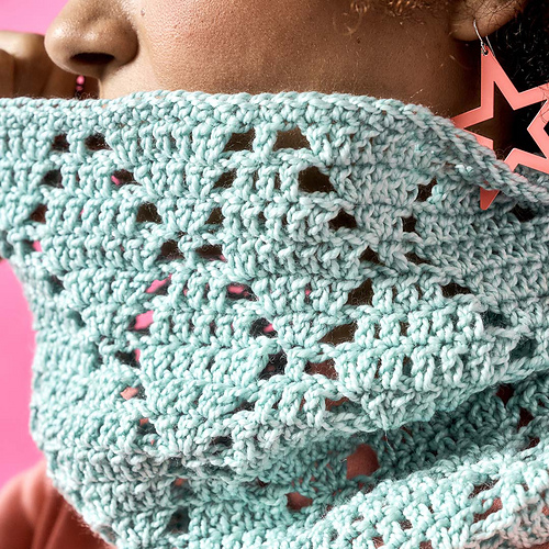 Ravelry: Filet Stitch Cowl pattern by Lucy Croft