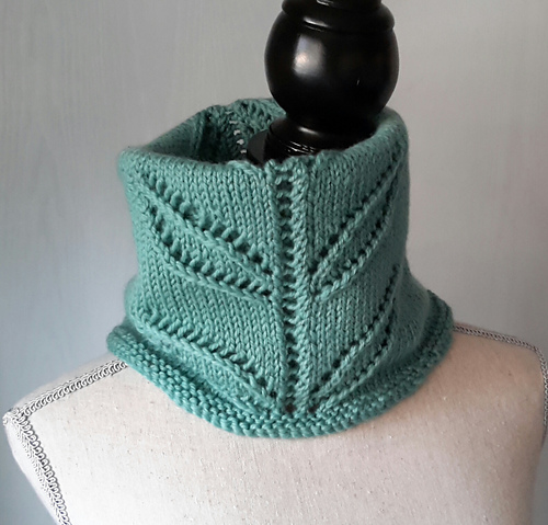 Ravelry: Leafmotif pattern by Susan Ashcroft