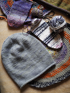 The first pieces of the Lounge Collection: simplicity, comfort, and the joy of slow knitting.