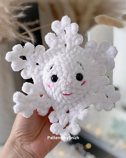 Crochet Snowflake Doll Pattern PDF | Christmas Crochet Ornament | Holiday Amigurumi Decoration