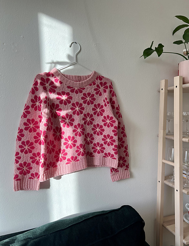 Daisy Genser - Solvara Knitwear