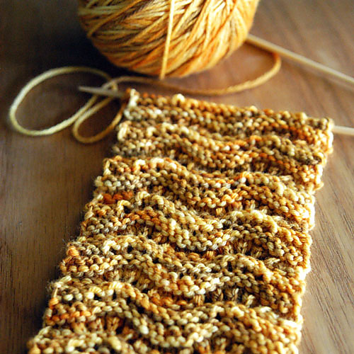 Ravelry: The Seta Scarf pattern by Sosae Caetano