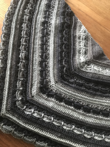 Ana Lucia Shawl photo 12
