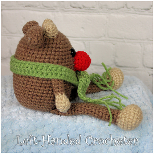Reinsdyr Shelf Sitter - The Left-Handed Crocheter