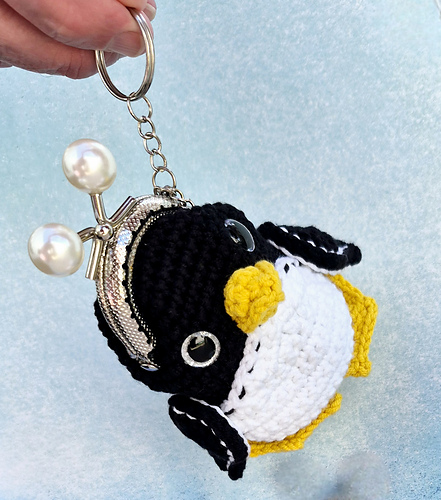 Babe the Penguin Keyring Purse