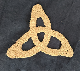Ravelry: Celtic trinity knot Christmon pattern by Sarah Stainbrook