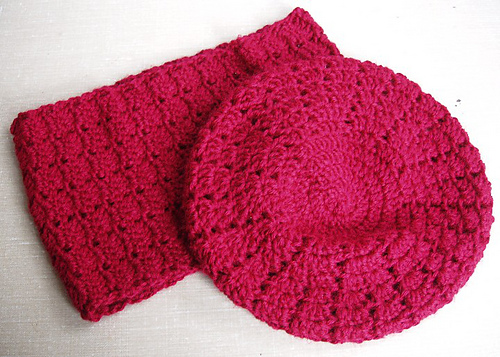 V Stitch Beret and Cowl photo 2