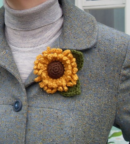 Felted Sunflower Pin photo 1