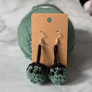 Cute Frankenstein jewelry crochet pattern for Halloween