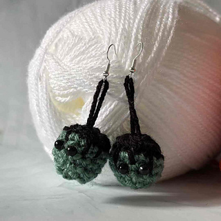 Cute Frankenstein jewelry crochet pattern for Halloween