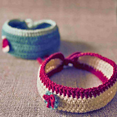 Simple Christmas headband crochet pattern for beginners