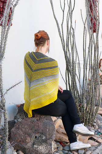 Ravelry: Beeline pattern by Stefanie Japel