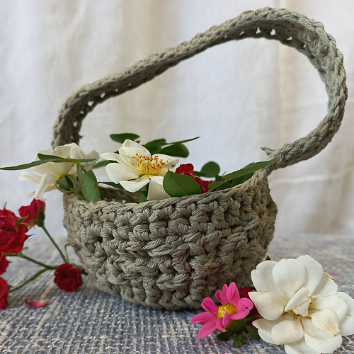 Ravelry Basket weave mini basket pattern by Stouto Creative Crochet