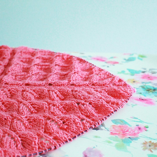 Løvspretteppe / Leafing Baby Blanket - strikkstiina