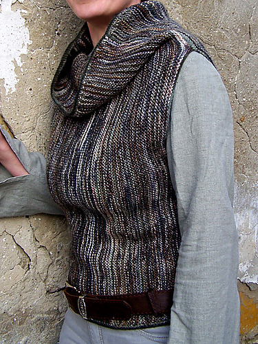 NAKED LANDS vest photo 11