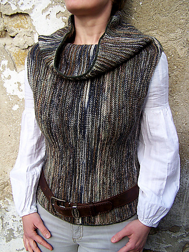 NAKED LANDS vest photo 6