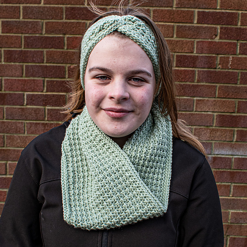 Easy Peasy ear warmer & cowl photo 11