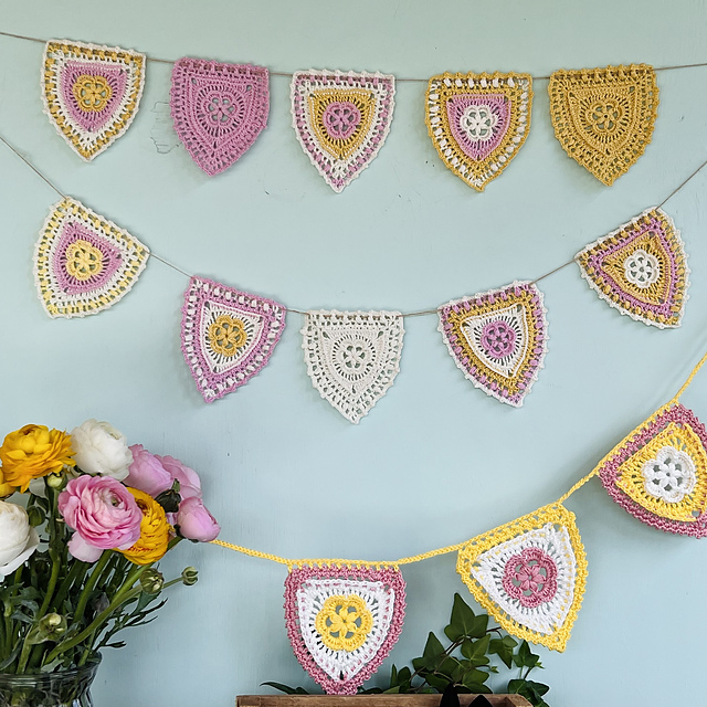 Petalpop Garland