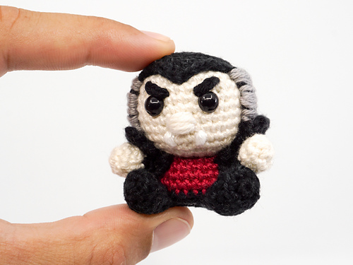 Mini Vampire Amigurumi photo 2