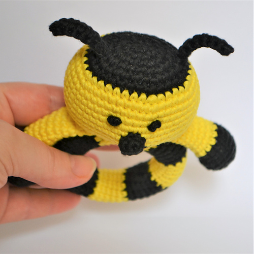 Ravelry: Bee rattle pattern by Svetlana Sharshakova