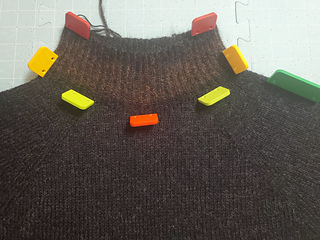 Twisted kl pl collar