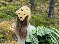 Crochet Flower Bandana