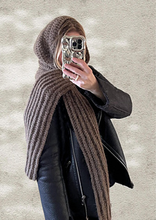 Crochet scoodie / bonnet