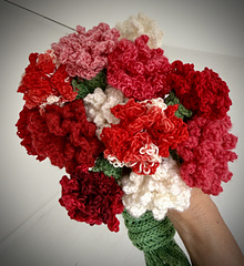 This version uses 14 total carnations, but you can do more (or less) than that!