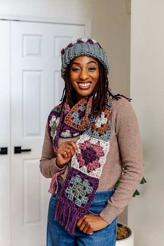 Robin Hat & Scarf photo 7