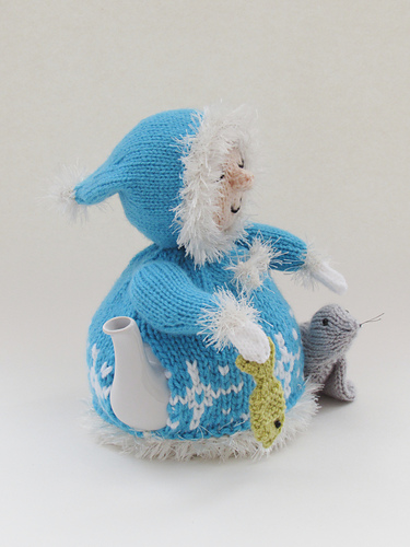 Eskimo Pike: Tea Cosy - Susan Cowper