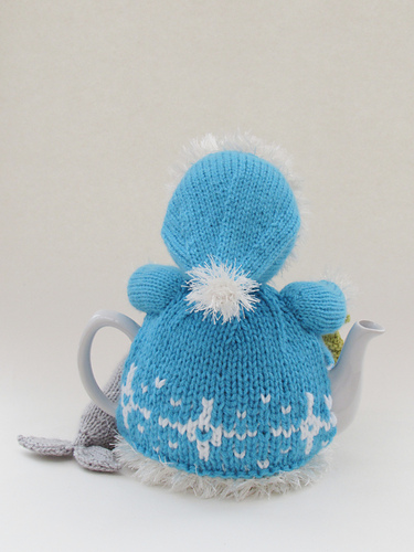Eskimo Pike: Tea Cosy - Susan Cowper