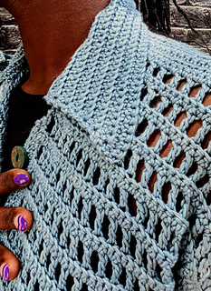 collar detail