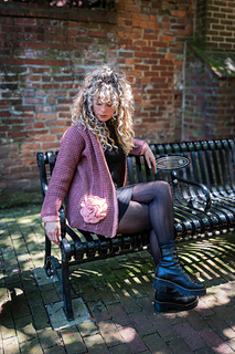 Sample made using Magpie Fibers Nest Worsted. Model is wearing a size 2 (40")