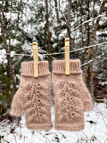 Twin Leaf Cabin Mitts