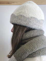 Size adult M-L
Big scallops
Crown length modified -﹥ less deep
Model has a 55 cm / 21.75 in head circumference